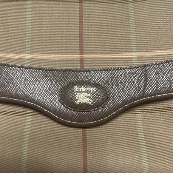 Vintage Burberry Classic Shoulder Bag - Picture 3 of 10